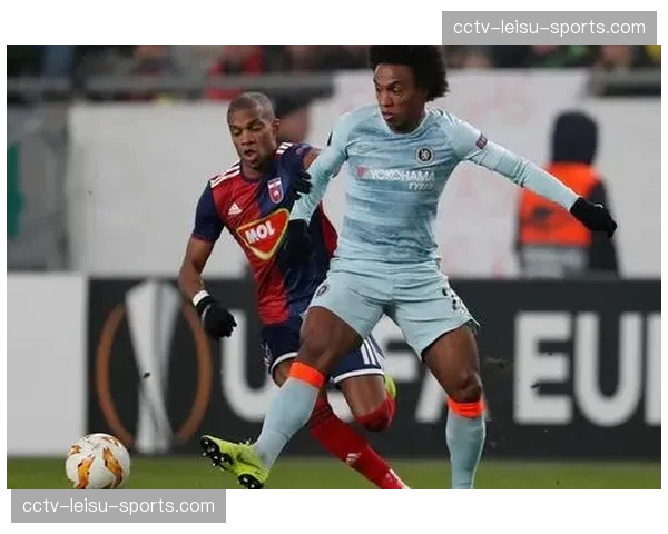 马赛球迷组织因涉嫌在上一轮客场比赛中燃放烟火遭欧足联调查